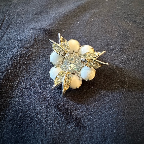 Vintage Weis White Cabochon &  Rhinestone Brooch and Earring Set - Women Jewelry - Picture 3 of 5